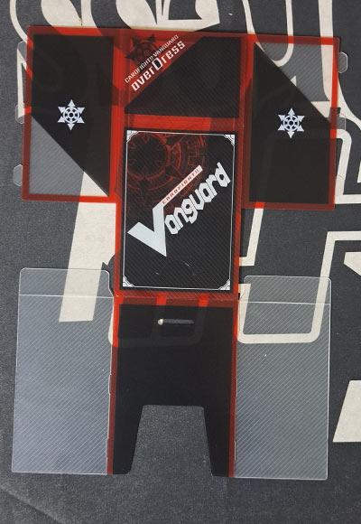 overDressレッド（組み立て前）